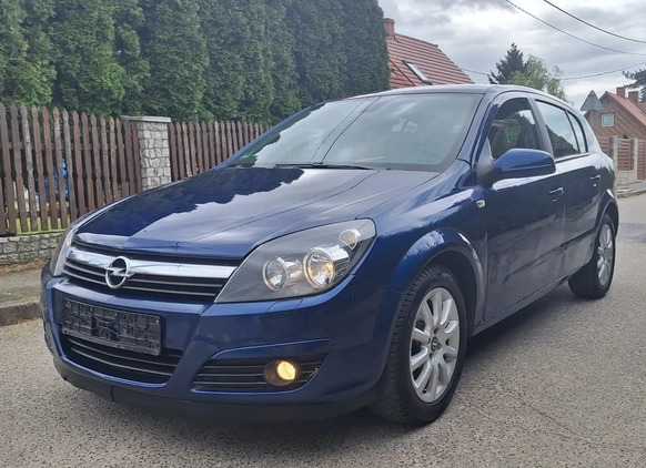 Opel Astra cena 8900 przebieg: 197000, rok produkcji 2005 z Jawor małe 407